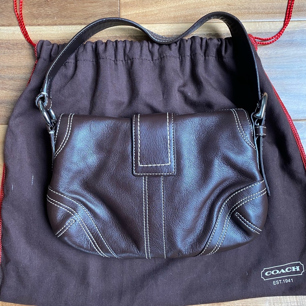 Vintage Coach Chocolate Brown Leather Shoulder Bag with Buckle Detail - Picture 2 of 6